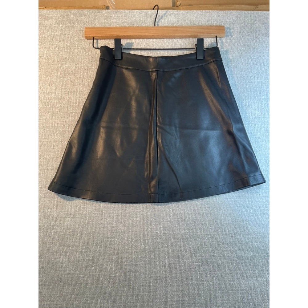 BB Dakota Steve Madden Black Faux Leather Mini Skirt Size 0 A-Line Side Zip
